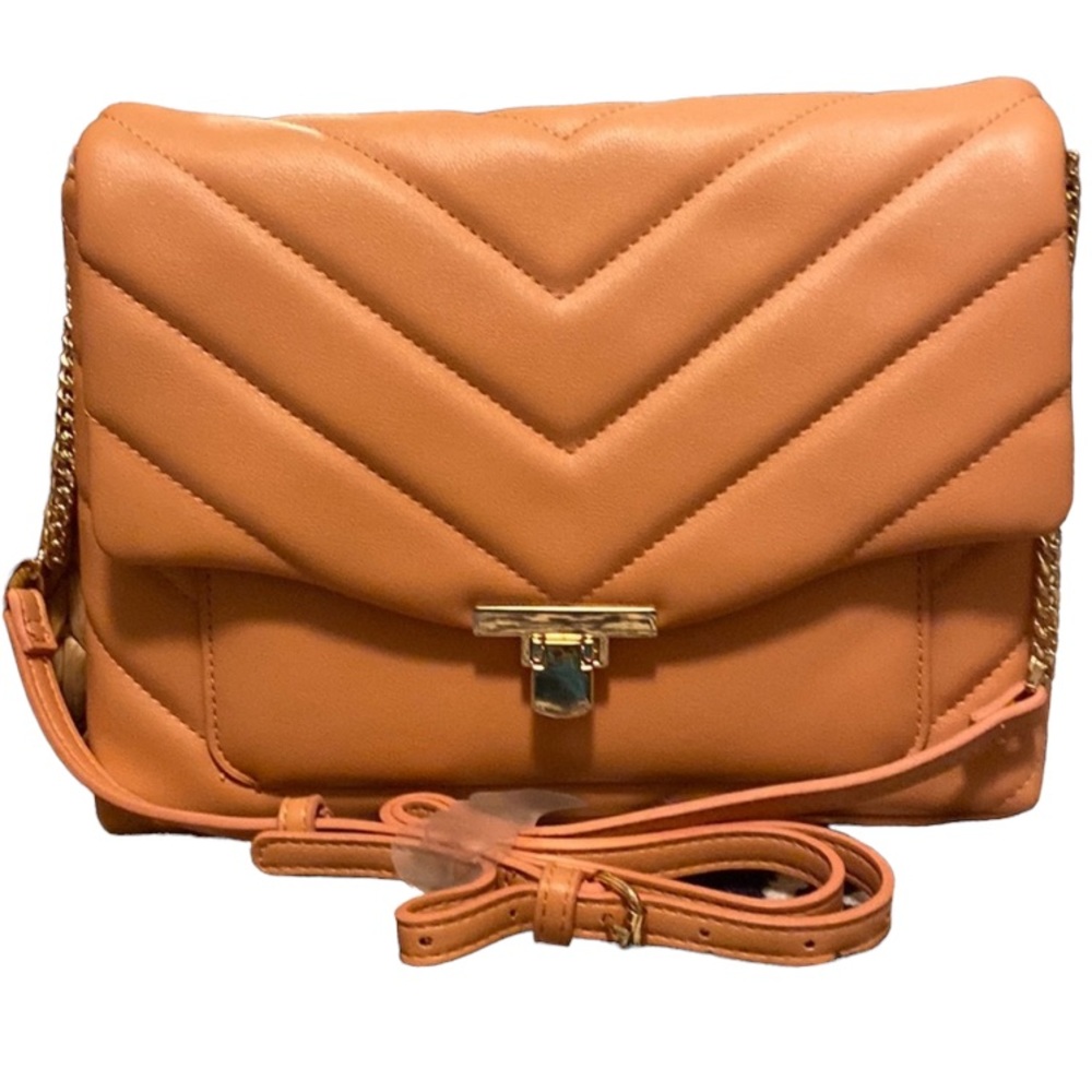 NWOT A New Day faux leather quilted crossbody w/gold hardware